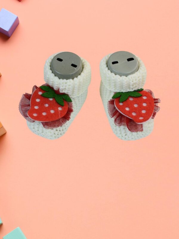 Πλεχτά Παπουτσάκια Αγκαλιάς U5034