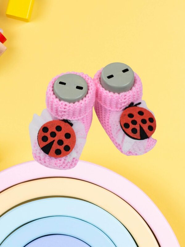 Πλεχτά Παπουτσάκια Αγκαλιάς W5033