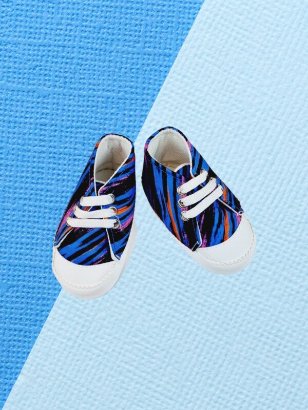 Βρεφικά Παπούτσια Αγκαλιάς Με Κορδόνια 01-2685