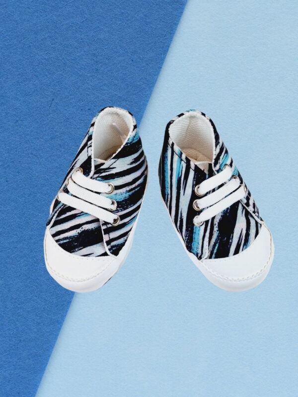 Βρεφικά Παπούτσια Αγκαλιάς Με Κορδόνια 02-2685