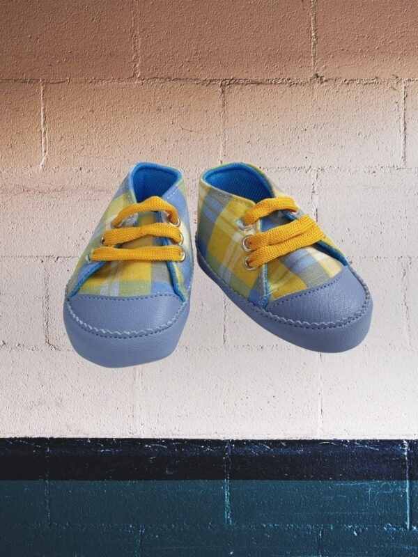 Παπούτσια Αγκαλιάς Με Κορδόνια W2678