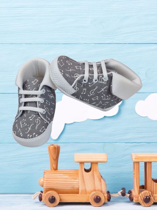 Παπούτσια Αγκαλιάς με Κορδόνια Q3000